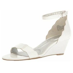 BANDOLINO Women's Opali Wedge Sandal, white
